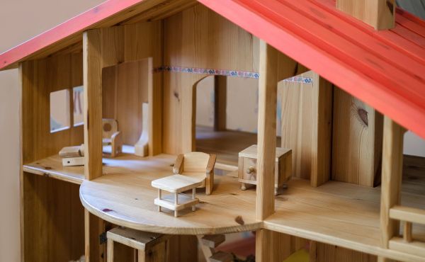 Doll House Assembly in Santa Clarita